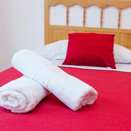 Apartamentos Puet Sant Antoni de Portmany Oda fotoğraf