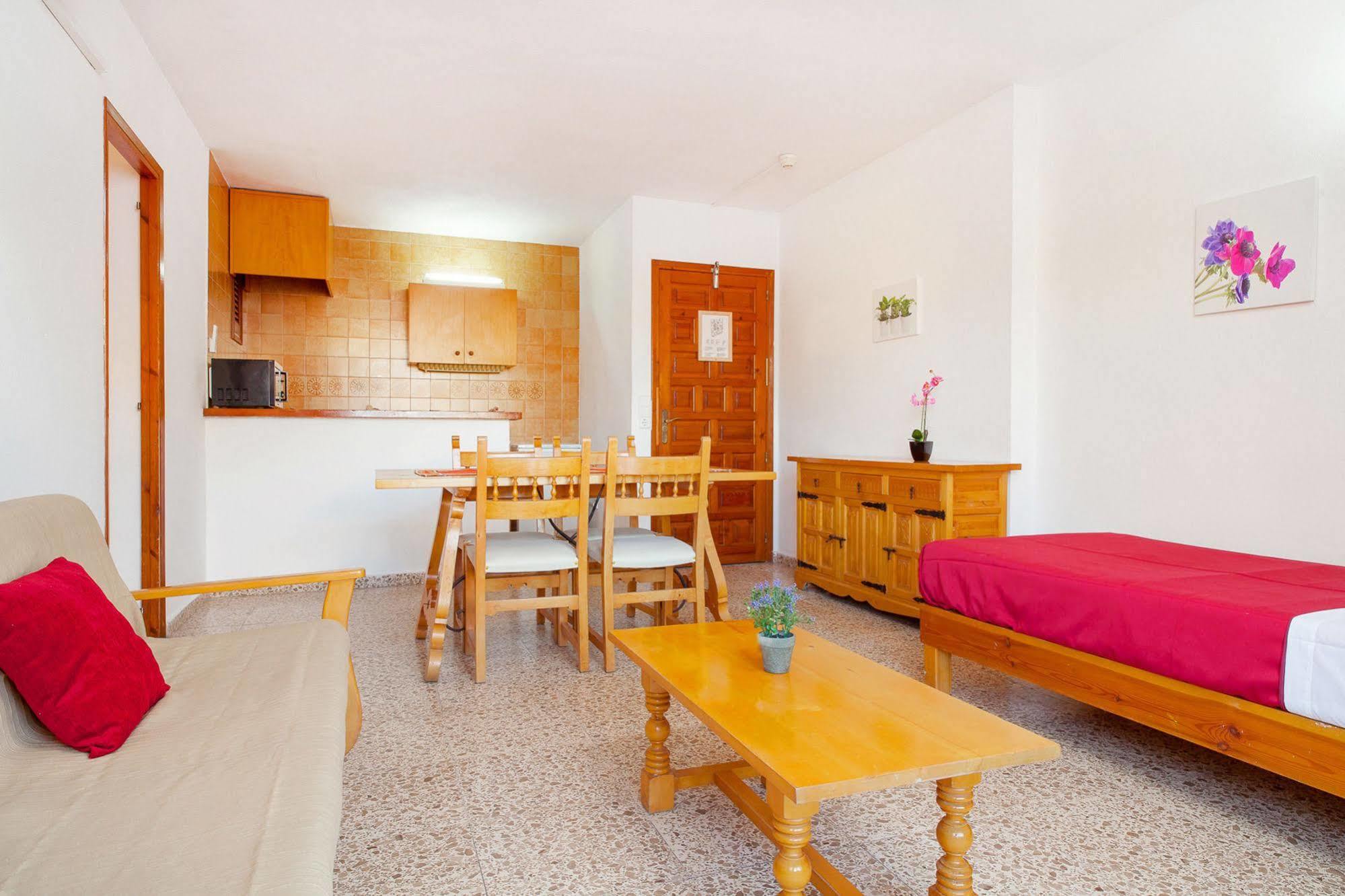 Apartamentos Puet Sant Antoni de Portmany Dış mekan fotoğraf