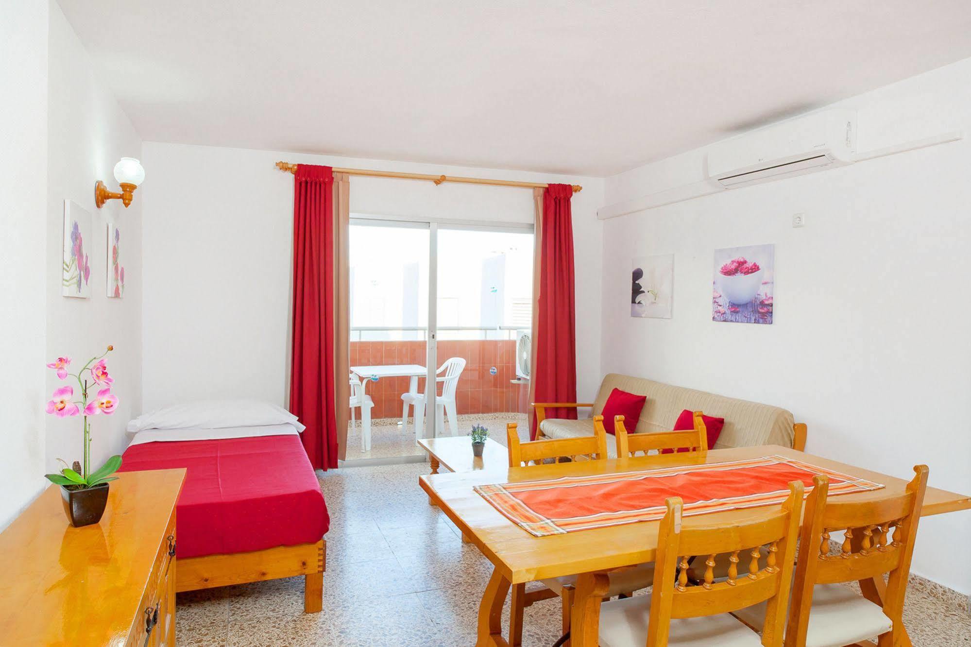 Apartamentos Puet Sant Antoni de Portmany Dış mekan fotoğraf