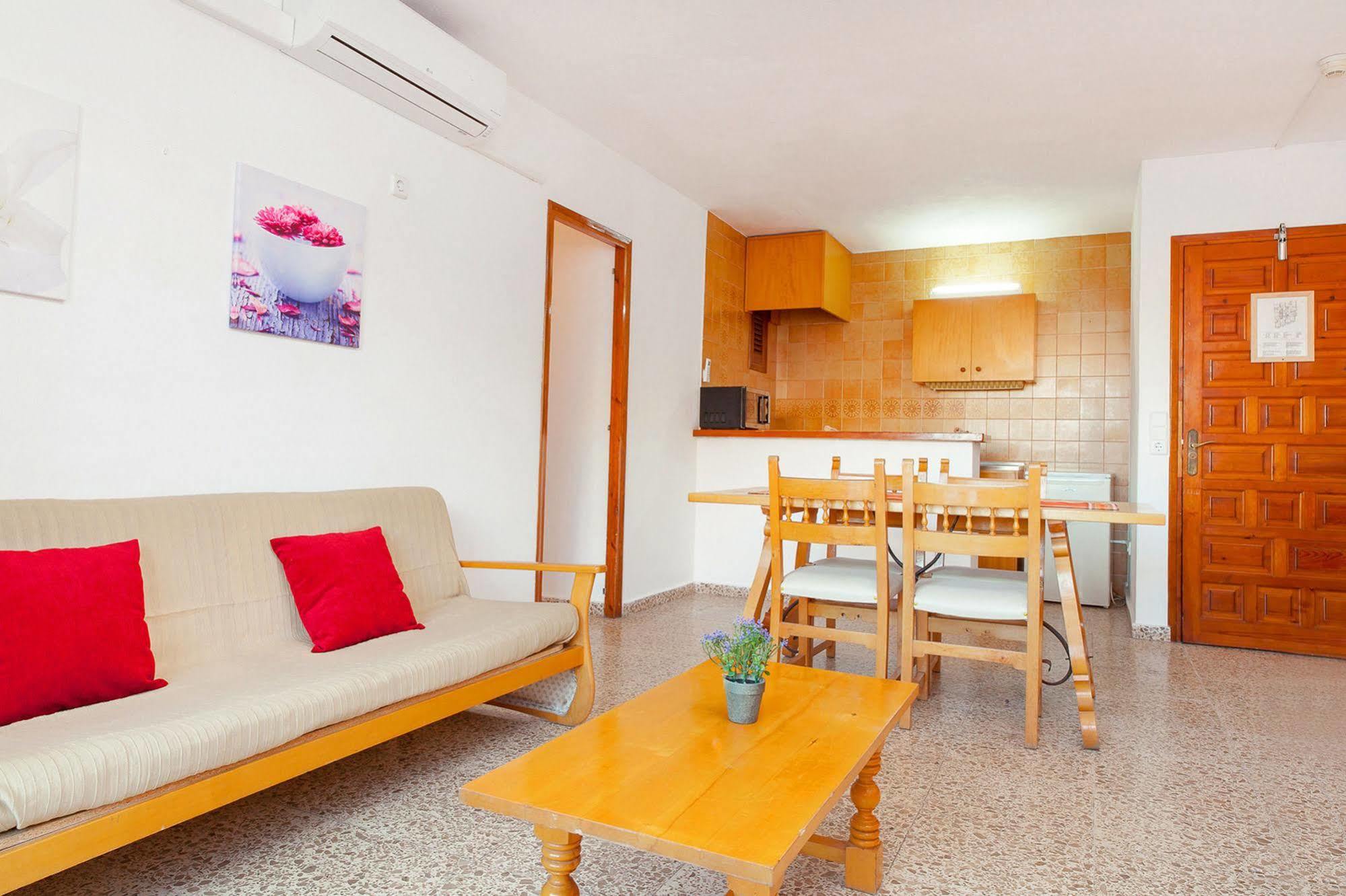 Apartamentos Puet Sant Antoni de Portmany Dış mekan fotoğraf