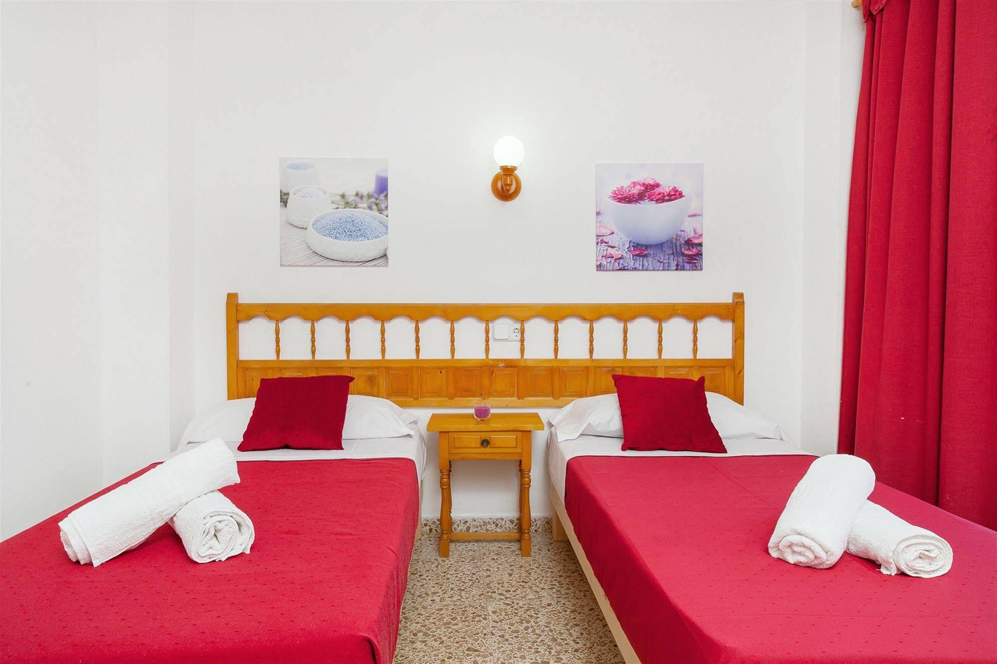 Apartamentos Puet Sant Antoni de Portmany Dış mekan fotoğraf