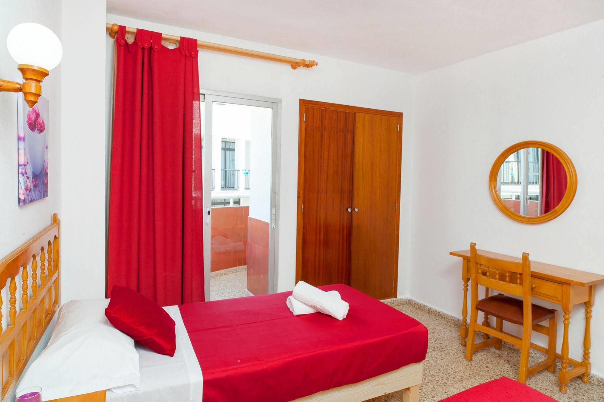 Apartamentos Puet Sant Antoni de Portmany Dış mekan fotoğraf